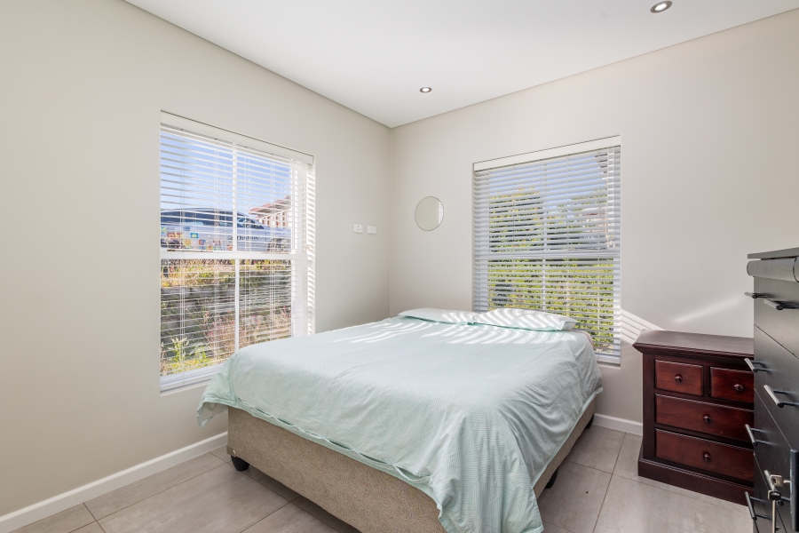 3 Bedroom Property for Sale in Whale Rock Gardens Western Cape